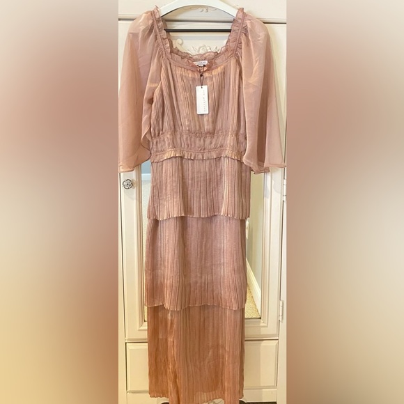 Ivorie Kai Satin Rose Dress - Picture 5 of 5